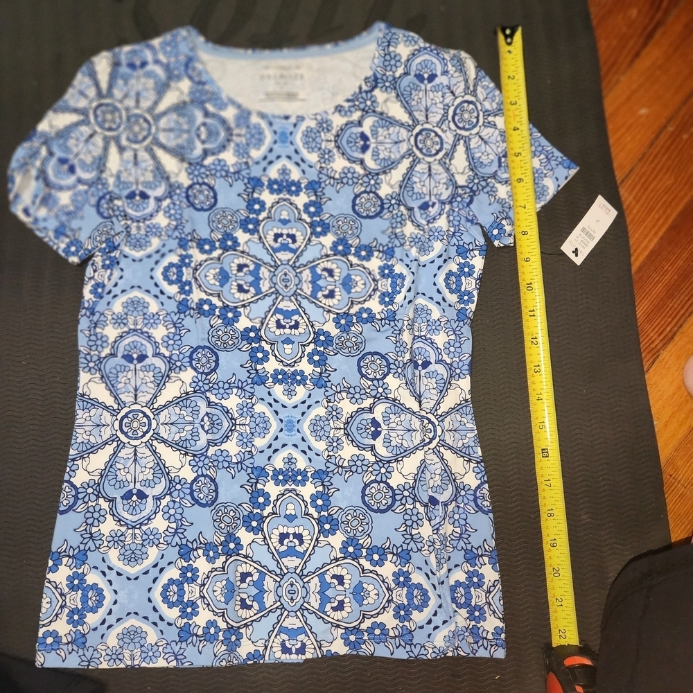 Talbots Blue and White Patterned Short Sleeve Top